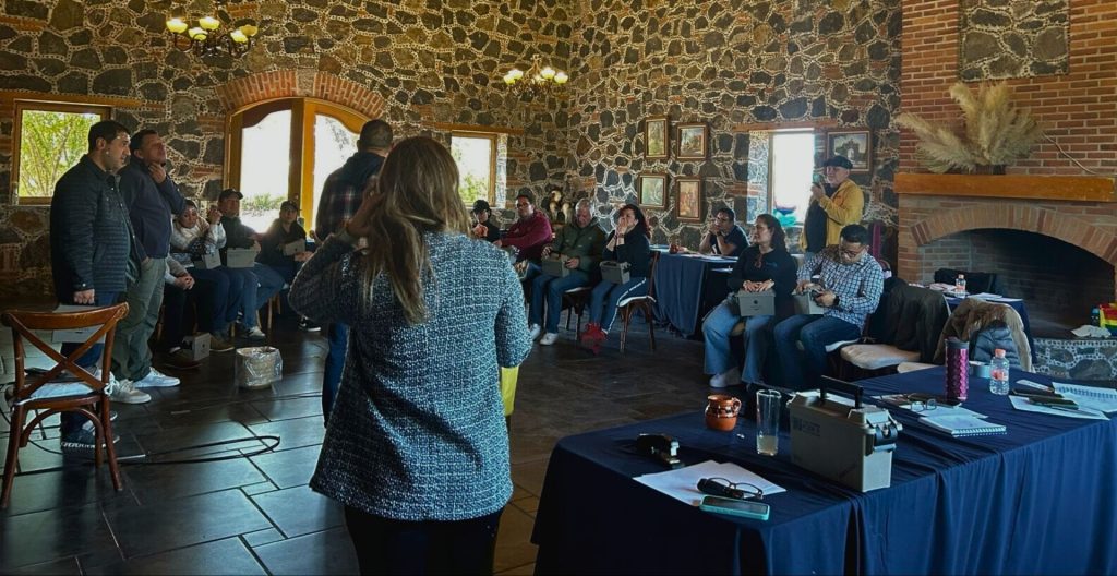 El salario emocional define la lealtad del talento moderno.