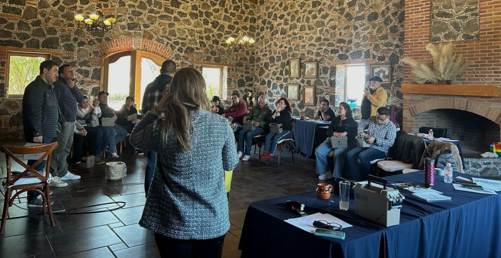 Un onboarding empresarial efectivo acelera la integración.
